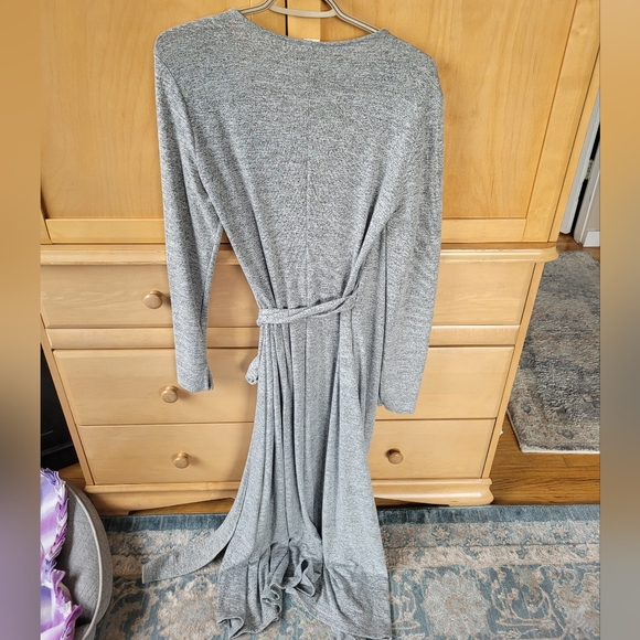 Gorgeous grey knit Gap maxi long sleeve wrap dress bnwot - Picture 2 of 8